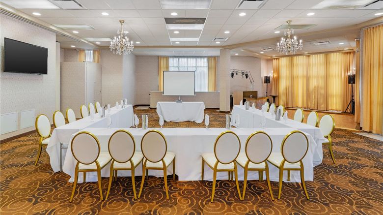 <b>Best Western Plus Mission City Lodge Meeting</b>. Images powered by <a href="https://iceportal.shijigroup.com/" title="IcePortal" target="_blank">IcePortal</a>.