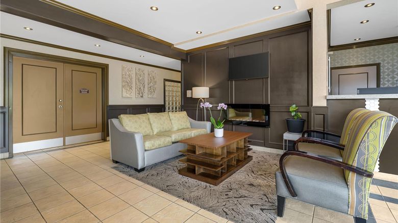 <b>Best Western King George Inn & Suites Lobby</b>. Images powered by <a href="https://iceportal.shijigroup.com/" title="IcePortal" target="_blank">IcePortal</a>.