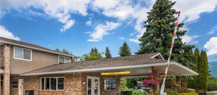 Best Western Sicamous Inn Exterior