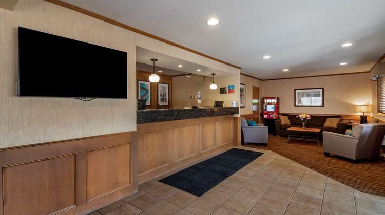SureStay Plus by BW Salmon Arm Lobby