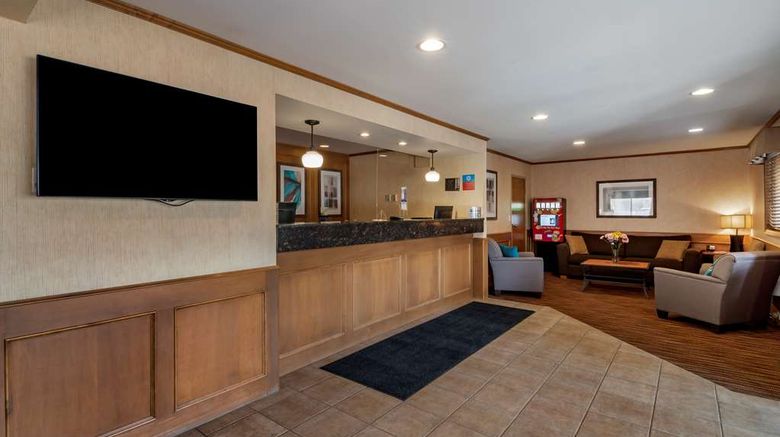 <b>SureStay Plus by BW Salmon Arm Lobby</b>. Images powered by <a href="https://iceportal.shijigroup.com/" title="IcePortal" target="_blank">IcePortal</a>.