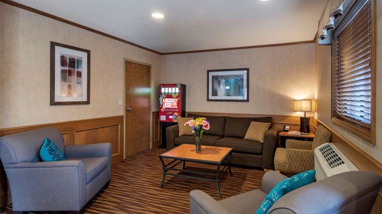 <b>SureStay Plus by BW Salmon Arm Lobby</b>. Images powered by <a href="https://iceportal.shijigroup.com/" title="IcePortal" target="_blank">IcePortal</a>.