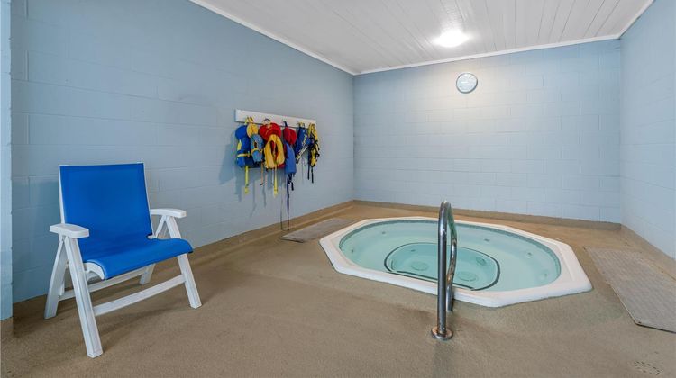 SureStay Plus by BW Salmon Arm Pool