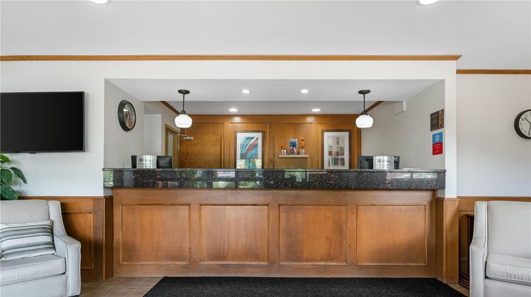 SureStay Plus by BW Salmon Arm Lobby