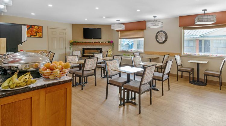 SureStay Plus by BW Salmon Arm Restaurant