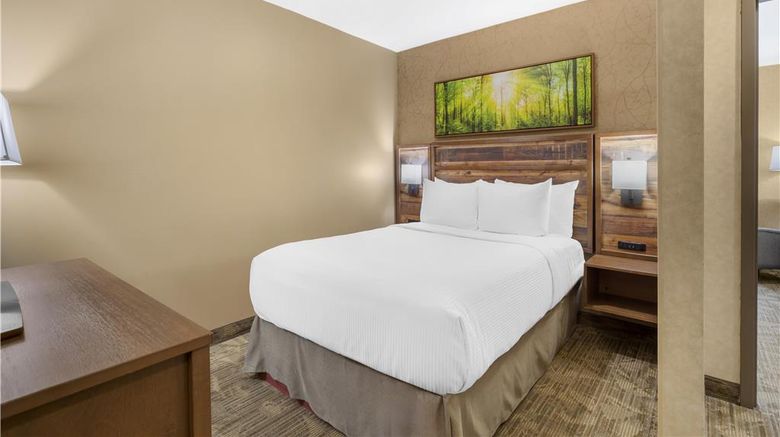 <b>Best Western Plus Valemount Inn & Suites Suite</b>. Images powered by <a href="https://iceportal.shijigroup.com/" title="IcePortal" target="_blank">IcePortal</a>.