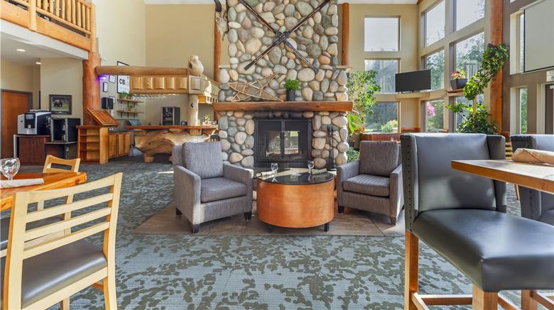<b>Best Western Plus Valemount Inn & Suites Lobby</b>. Images powered by <a href="https://iceportal.shijigroup.com/" title="IcePortal" target="_blank">IcePortal</a>.