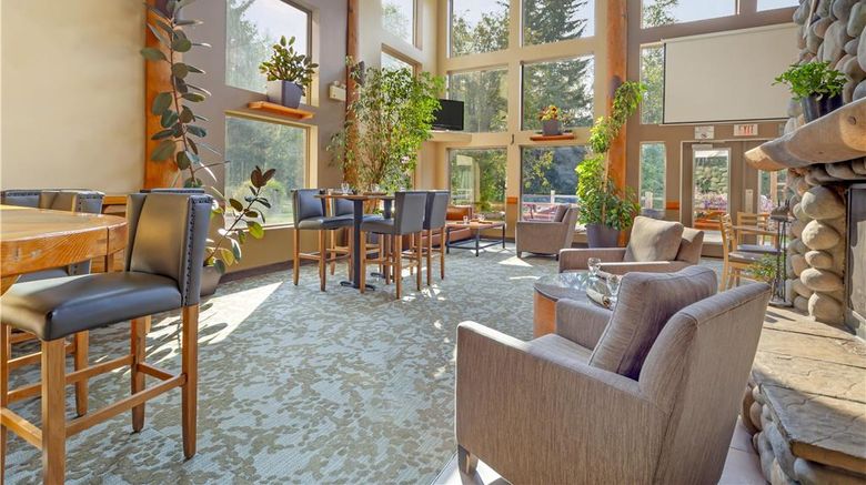 <b>Best Western Plus Valemount Inn & Suites Lobby</b>. Images powered by <a href="https://iceportal.shijigroup.com/" title="IcePortal" target="_blank">IcePortal</a>.