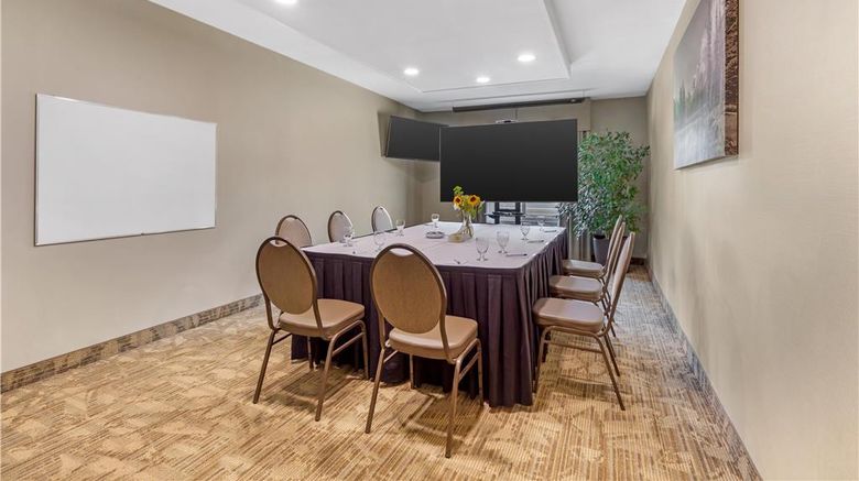 <b>Best Western Plus Valemount Inn & Suites Meeting</b>. Images powered by <a href="https://iceportal.shijigroup.com/" title="IcePortal" target="_blank">IcePortal</a>.