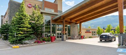 Best Western Plus Revelstoke Exterior