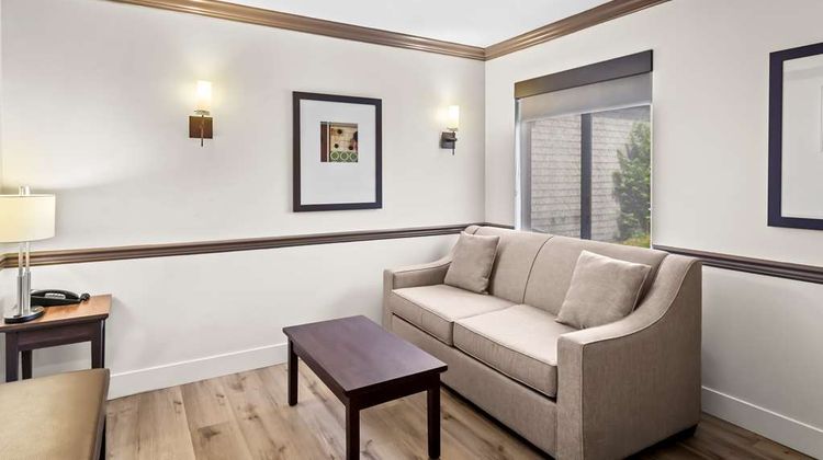 Best Western Maple Ridge Hotel Room