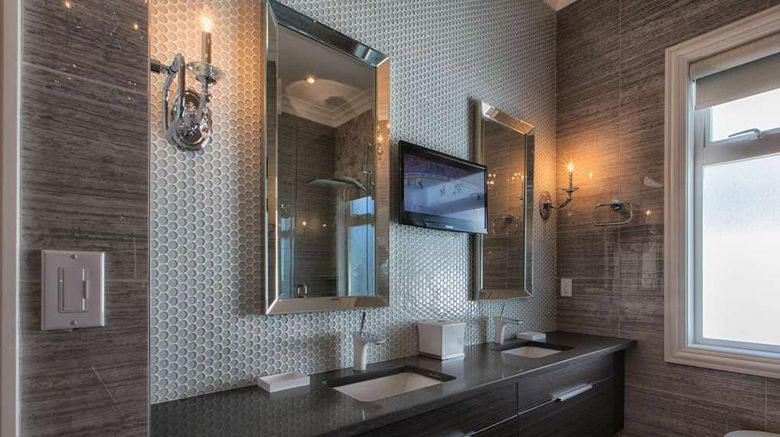 <b>Prestige Oceanfront Resort Suite</b>. Images powered by <a href="https://iceportal.shijigroup.com/" title="IcePortal" target="_blank">IcePortal</a>.
