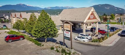 Prestige Radium Hot Springs Resort Exterior