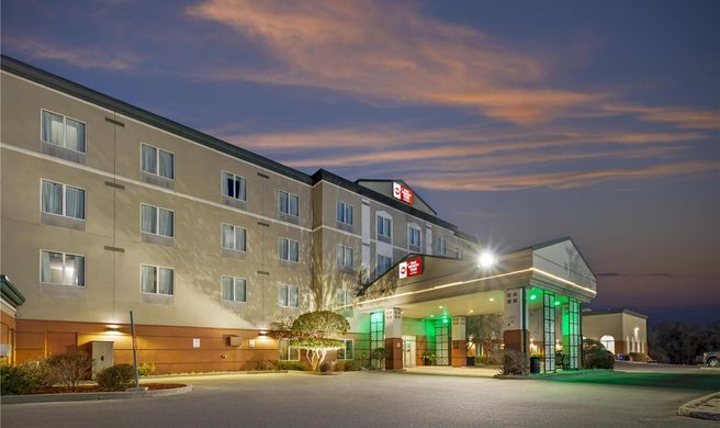 Best Western Plus Pembina Inn & Suites Exterior