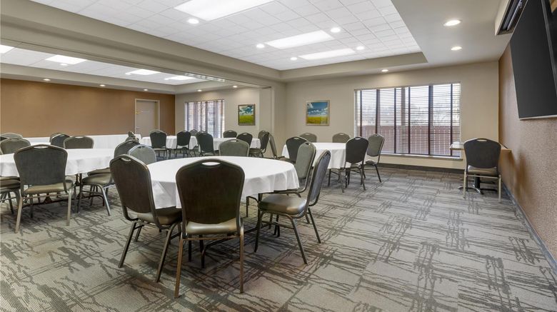 <b>Best Western Plus Pembina Inn & Suites Meeting</b>. Images powered by <a href="https://iceportal.shijigroup.com/" title="IcePortal" target="_blank">IcePortal</a>.