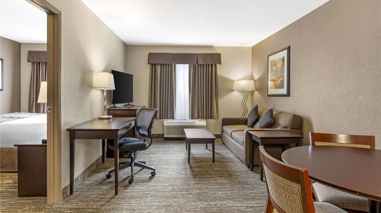 Best Western Plus Pembina Inn & Suites Suite