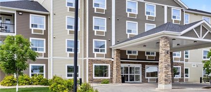 Best Western Thompson Hotel & Suites Exterior