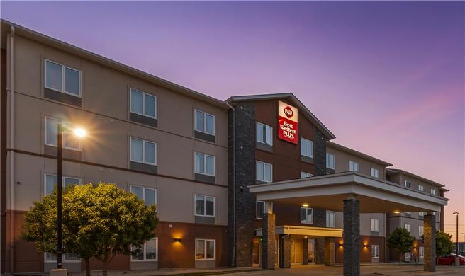 Best Western Plus Winnipeg West Exterior