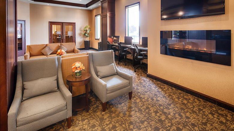 <b>Best Western Plus Winnipeg Airport Hotel Lobby</b>. Images powered by <a href="https://iceportal.shijigroup.com/" title="IcePortal" target="_blank">IcePortal</a>.