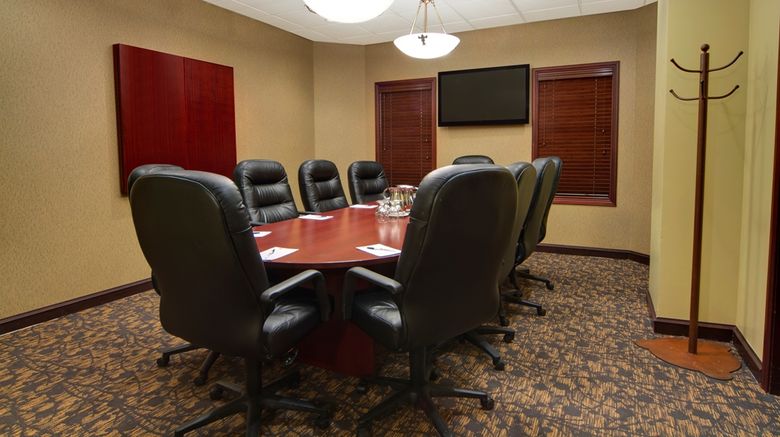 <b>Best Western Plus Winnipeg Airport Hotel Meeting</b>. Images powered by <a href="https://iceportal.shijigroup.com/" title="IcePortal" target="_blank">IcePortal</a>.