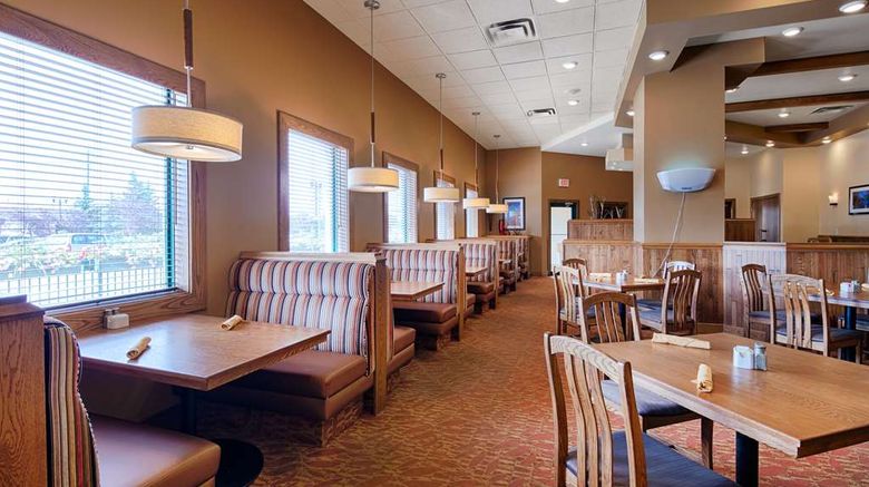 <b>Best Western Plus Winnipeg Airport Hotel Restaurant</b>. Images powered by <a href="https://iceportal.shijigroup.com/" title="IcePortal" target="_blank">IcePortal</a>.