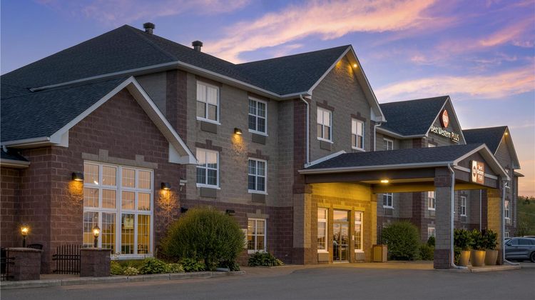 Best Western Plus Grand Sault Htl Suites Exterior