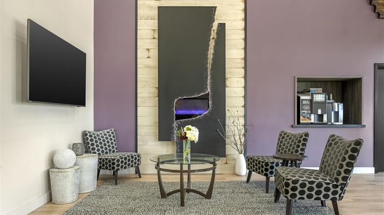 Best Western Plus Woodstock Hotel & Conf Lobby
