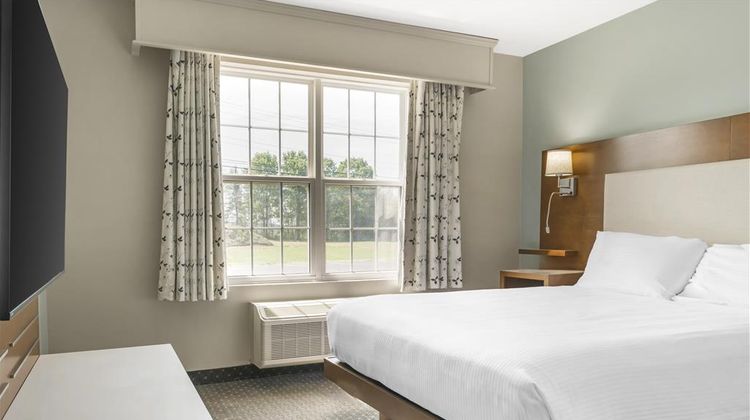Best Western Plus Woodstock Hotel & Conf Room