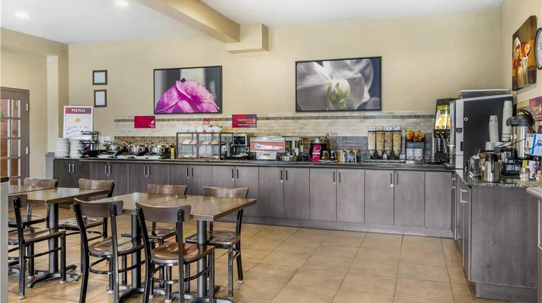 <b>Best Western Plus Saint John Hotel Stes Restaurant</b>. Images powered by <a href="https://iceportal.shijigroup.com/" title="IcePortal" target="_blank">IcePortal</a>.