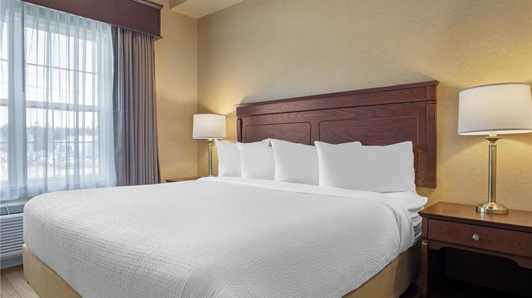 Best Western Plus Fredericton Htl Suites Room