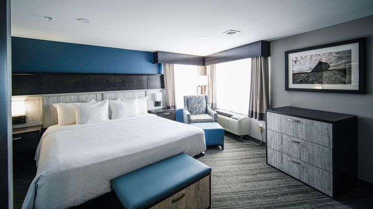 Best Western Plus Chocolate Lake Hotel Suite