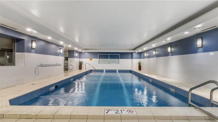 Best Western Plus Chocolate Lake Hotel Pool