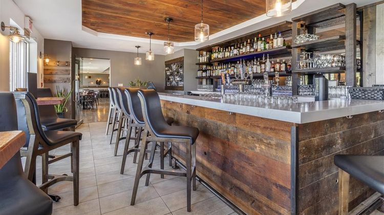 Best Western Plus Chocolate Lake Hotel Restaurant