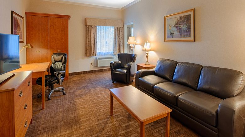 <b>Best Western Thunder Bay Crossroads Suite</b>. Images powered by <a href="https://iceportal.shijigroup.com/" title="IcePortal" target="_blank">IcePortal</a>.
