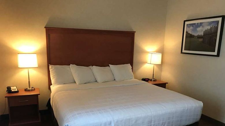 <b>Best Western Thunder Bay Crossroads Suite</b>. Images powered by <a href="https://iceportal.shijigroup.com/" title="IcePortal" target="_blank">IcePortal</a>.