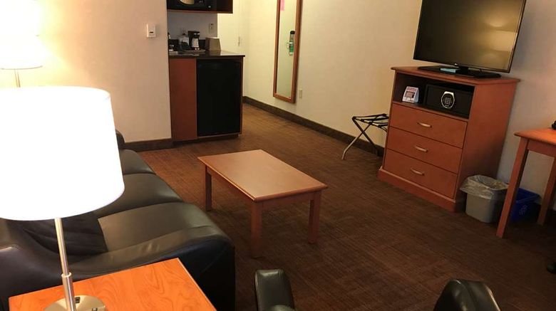 <b>Best Western Thunder Bay Crossroads Suite</b>. Images powered by <a href="https://iceportal.shijigroup.com/" title="IcePortal" target="_blank">IcePortal</a>.