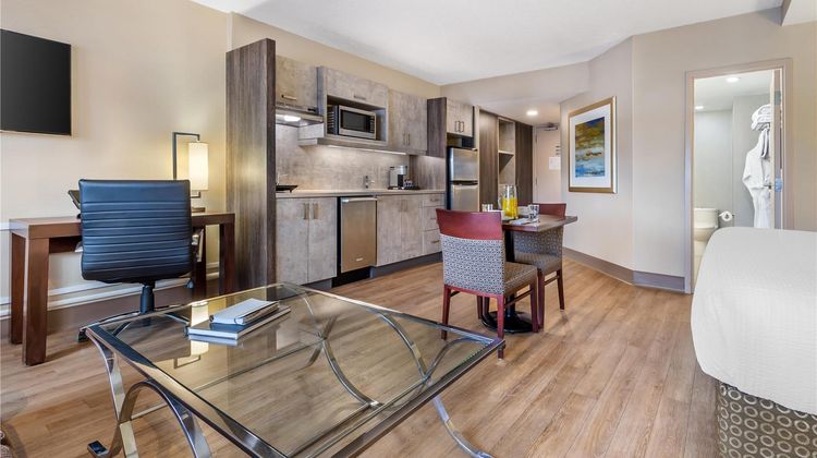 Best Western Plus Ottawa City Centre Room