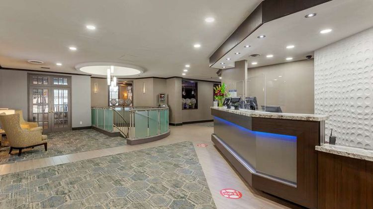Best Western Plus Toronto Airport Hotel Lobby