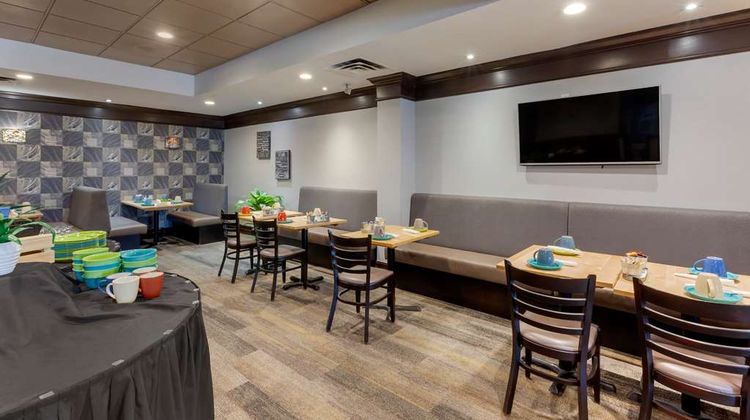 Best Western Plus Toronto Airport Hotel Restaurant