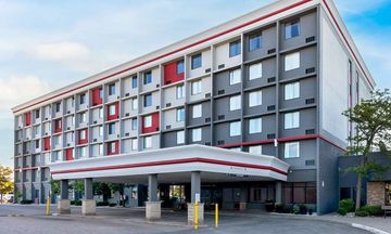 Best Western Plus Toronto Airport Hotel