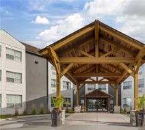 Best Western Plus Rose City Suites Exterior