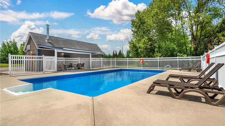 <b>Best Western Smiths Falls Hotel Pool</b>. Images powered by <a href="https://iceportal.shijigroup.com/" title="IcePortal" target="_blank">IcePortal</a>.
