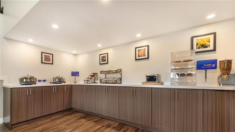 <b>Best Western Smiths Falls Hotel Restaurant</b>. Images powered by <a href="https://iceportal.shijigroup.com/" title="IcePortal" target="_blank">IcePortal</a>.