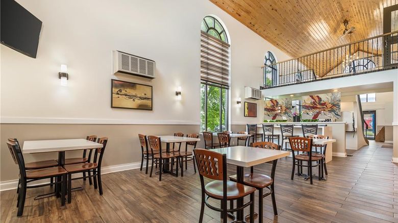 <b>Best Western Smiths Falls Hotel Restaurant</b>. Images powered by <a href="https://iceportal.shijigroup.com/" title="IcePortal" target="_blank">IcePortal</a>.