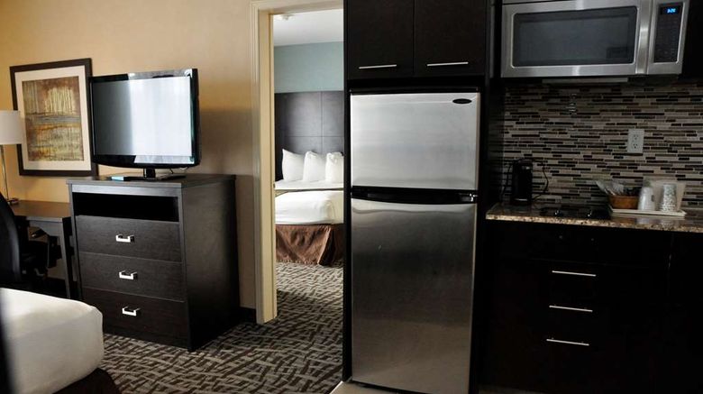 <b>Best Western Plus Barrie Suite</b>. Images powered by <a href="https://iceportal.shijigroup.com/" title="IcePortal" target="_blank">IcePortal</a>.