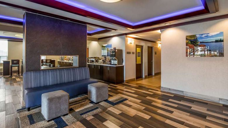 <b>Best Western Plus Barrie Lobby</b>. Images powered by <a href="https://iceportal.shijigroup.com/" title="IcePortal" target="_blank">IcePortal</a>.