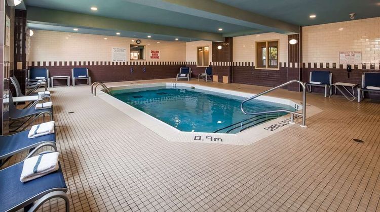 Best Western Plus Barrie Pool