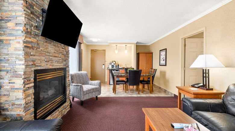 <b>Best Western Plus Nor'Wester Hotel & Cnf Suite</b>. Images powered by <a href="https://iceportal.shijigroup.com/" title="IcePortal" target="_blank">IcePortal</a>.