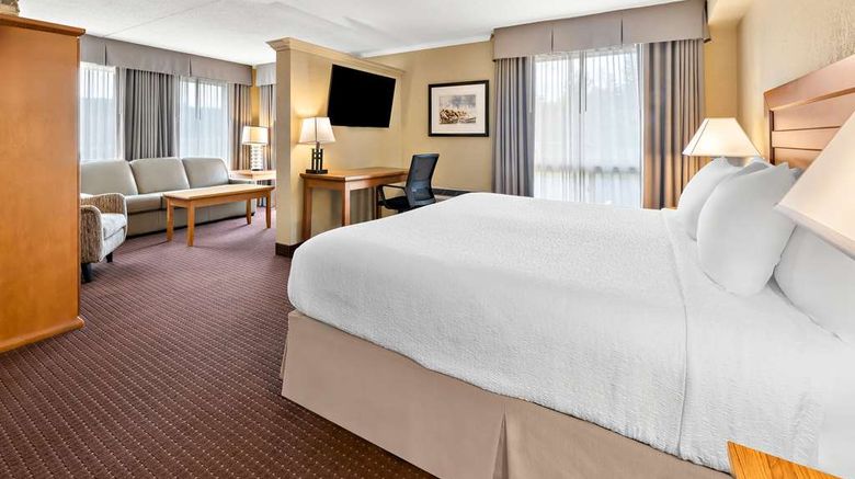 <b>Best Western Plus Nor'Wester Hotel & Cnf Suite</b>. Images powered by <a href="https://iceportal.shijigroup.com/" title="IcePortal" target="_blank">IcePortal</a>.