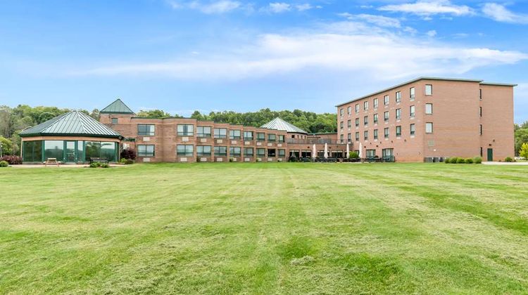 Best Western Inn on the Bay Exterior